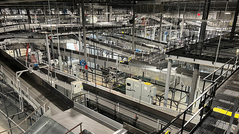 conveyor system in large parcel handling facility